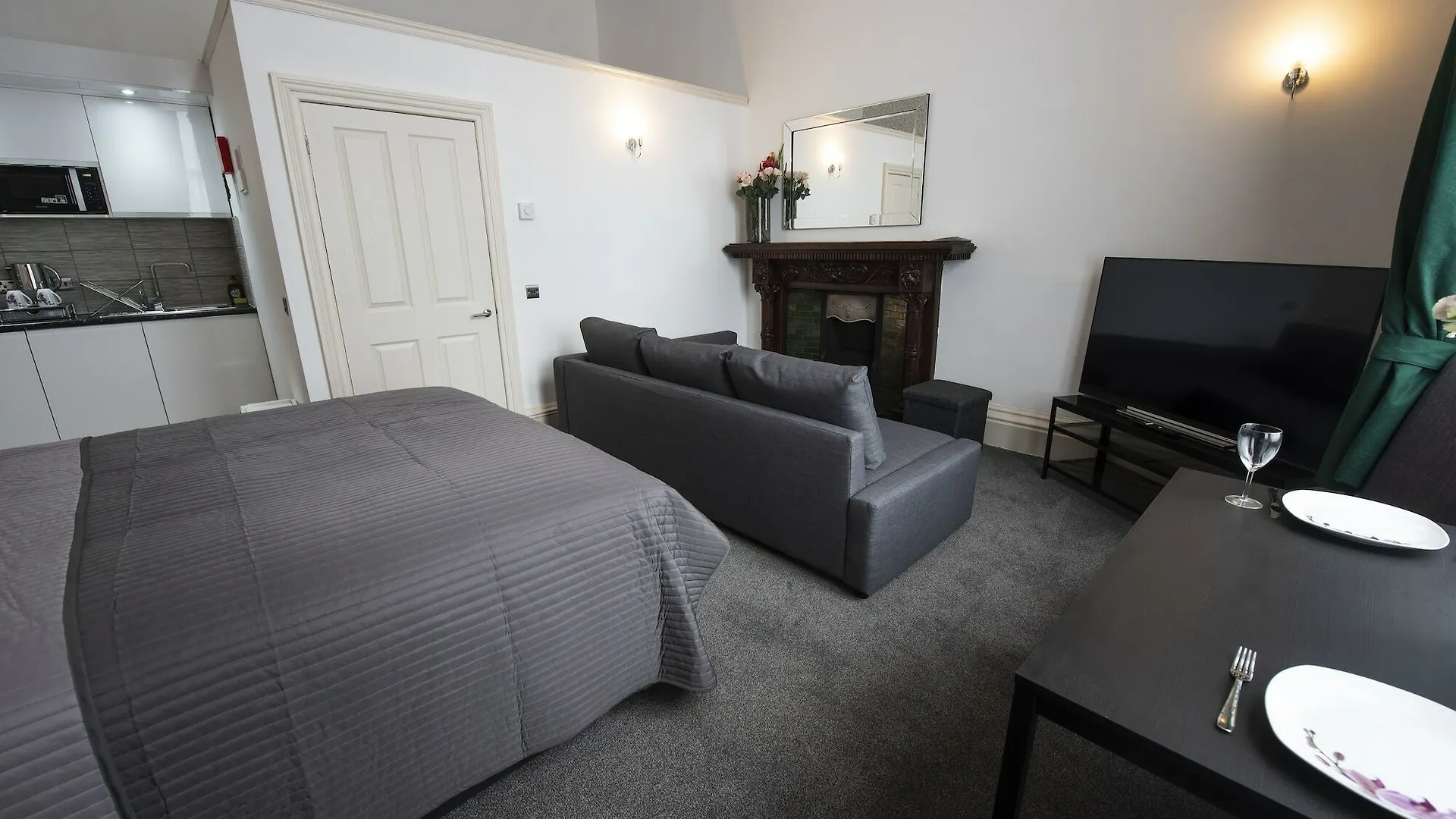 דירה אדינבורו Grosvenor Suites בריטניה